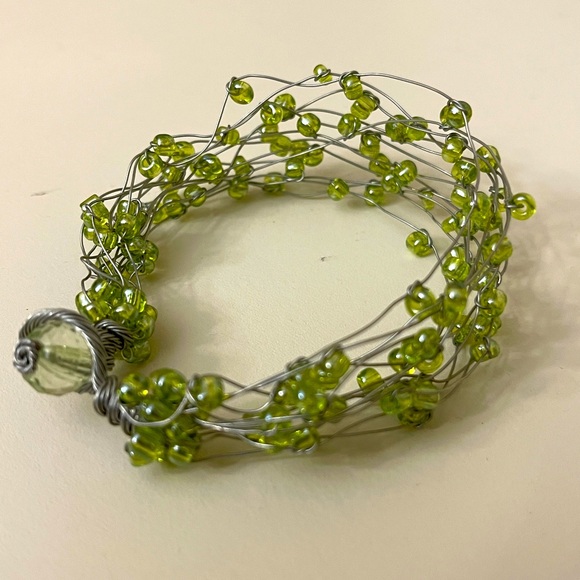 Jewelry - Art piece, unique Green Gem Lightweight Wire Bracelet
